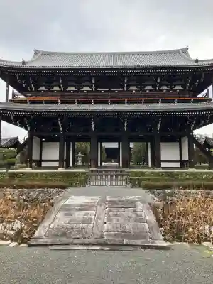 東福禅寺（東福寺）の{uncategorized: "未分類", other: "その他", undefined: "問題あり", building: "その他建物", grave: "お墓", sacred_gate: "鳥居", guardian: "狛犬", statue: "像", buddha: "仏像", history: "歴史", nature: "自然", garden: "庭園", animal: "動物", pagoda: "塔", temizu: "手水舎", mountain_gate: "山門・神門", sanctuary: "本殿・本堂", subordinate: "末社・摂社", art: "芸術", scenery: "景色", jizo: "地蔵", ema: "絵馬", goshuin: "御朱印", omikuji: "おみくじ", items: "授与品その他", amulet: "お守り", goshuincho: "御朱印帳", eats: "食事", festival: "お祭り", votive_dance: "神楽", shichigosan: "七五三参", wedding: "結婚式", experience: "体験その他", initially: "初詣", around: "周辺", anti_infection: "感染症対策"}