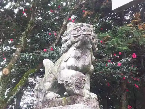 鞍知神社の狛犬