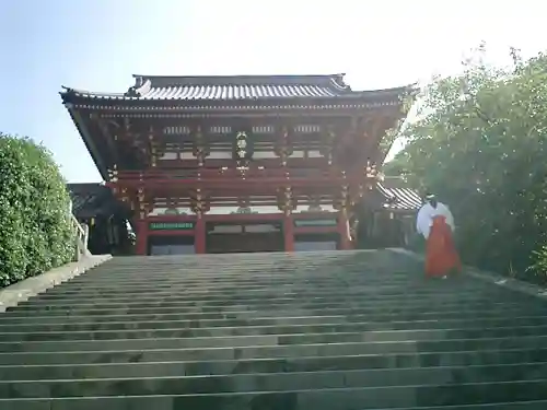 鶴岡八幡宮の山門・神門