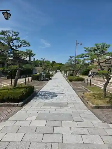 瑞龍寺の{uncategorized: "未分類", other: "その他", undefined: "問題あり", building: "その他建物", grave: "お墓", sacred_gate: "鳥居", guardian: "狛犬", statue: "像", buddha: "仏像", history: "歴史", nature: "自然", garden: "庭園", animal: "動物", pagoda: "塔", temizu: "手水舎", mountain_gate: "山門・神門", sanctuary: "本殿・本堂", subordinate: "末社・摂社", art: "芸術", scenery: "景色", jizo: "地蔵", ema: "絵馬", goshuin: "御朱印", omikuji: "おみくじ", items: "授与品その他", amulet: "お守り", goshuincho: "御朱印帳", eats: "食事", festival: "お祭り", votive_dance: "神楽", shichigosan: "七五三参", wedding: "結婚式", experience: "体験その他", initially: "初詣", around: "周辺", anti_infection: "感染症対策"}
