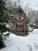 湯倉神社の{uncategorized: "未分類", other: "その他", undefined: "問題あり", building: "その他建物", grave: "お墓", sacred_gate: "鳥居", guardian: "狛犬", statue: "像", buddha: "仏像", history: "歴史", nature: "自然", garden: "庭園", animal: "動物", pagoda: "塔", temizu: "手水舎", mountain_gate: "山門・神門", sanctuary: "本殿・本堂", subordinate: "末社・摂社", art: "芸術", scenery: "景色", jizo: "地蔵", ema: "絵馬", goshuin: "御朱印", omikuji: "おみくじ", items: "授与品その他", amulet: "お守り", goshuincho: "御朱印帳", eats: "食事", festival: "お祭り", votive_dance: "神楽", shichigosan: "七五三参", wedding: "結婚式", experience: "体験その他", initially: "初詣", around: "周辺", anti_infection: "感染症対策"}