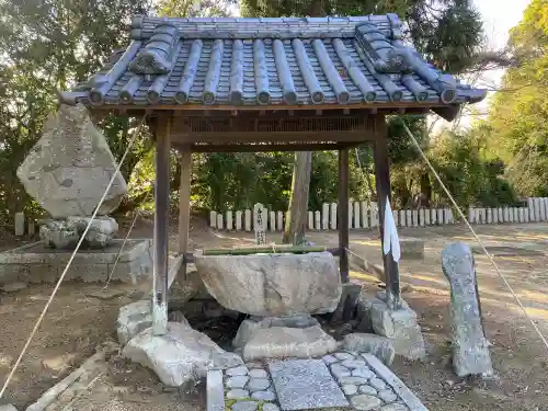 春日神社の{uncategorized: "未分類", other: "その他", undefined: "問題あり", building: "その他建物", grave: "お墓", sacred_gate: "鳥居", guardian: "狛犬", statue: "像", buddha: "仏像", history: "歴史", nature: "自然", garden: "庭園", animal: "動物", pagoda: "塔", temizu: "手水舎", mountain_gate: "山門・神門", sanctuary: "本殿・本堂", subordinate: "末社・摂社", art: "芸術", scenery: "景色", jizo: "地蔵", ema: "絵馬", goshuin: "御朱印", omikuji: "おみくじ", items: "授与品その他", amulet: "お守り", goshuincho: "御朱印帳", eats: "食事", festival: "お祭り", votive_dance: "神楽", shichigosan: "七五三参", wedding: "結婚式", experience: "体験その他", initially: "初詣", around: "周辺", anti_infection: "感染症対策"}