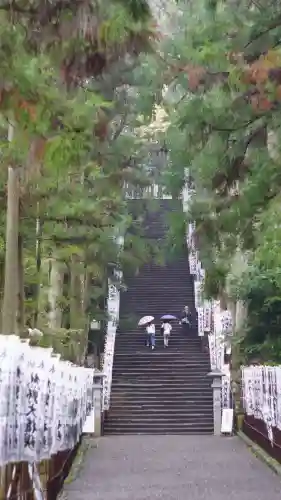 熊野本宮大社の{uncategorized: "未分類", other: "その他", undefined: "問題あり", building: "その他建物", grave: "お墓", sacred_gate: "鳥居", guardian: "狛犬", statue: "像", buddha: "仏像", history: "歴史", nature: "自然", garden: "庭園", animal: "動物", pagoda: "塔", temizu: "手水舎", mountain_gate: "山門・神門", sanctuary: "本殿・本堂", subordinate: "末社・摂社", art: "芸術", scenery: "景色", jizo: "地蔵", ema: "絵馬", goshuin: "御朱印", omikuji: "おみくじ", items: "授与品その他", amulet: "お守り", goshuincho: "御朱印帳", eats: "食事", festival: "お祭り", votive_dance: "神楽", shichigosan: "七五三参", wedding: "結婚式", experience: "体験その他", initially: "初詣", around: "周辺", anti_infection: "感染症対策"}