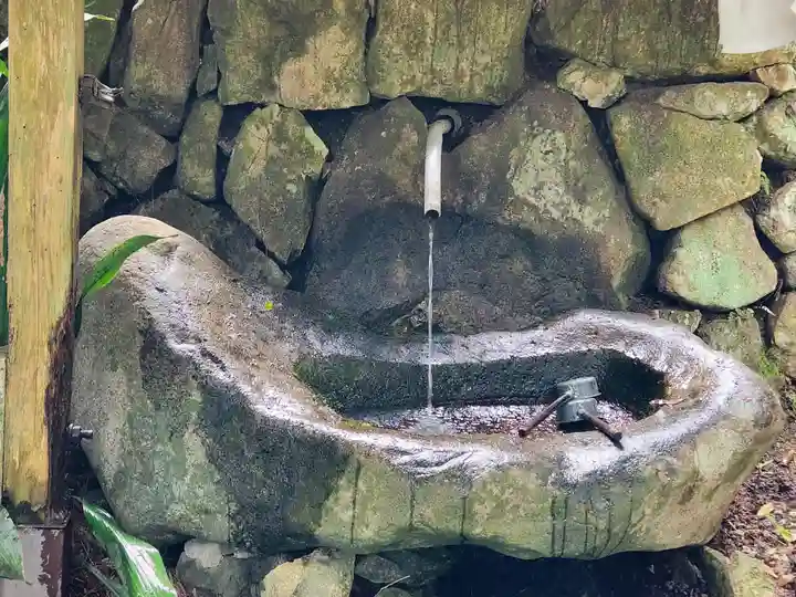 稲荷神社の手水舎