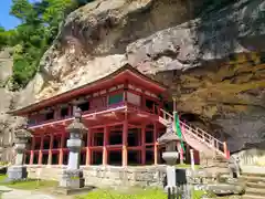 達谷西光寺の本殿