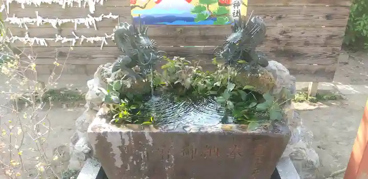 上里菅原神社の手水舎