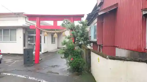 稲荷神社（中里）の鳥居