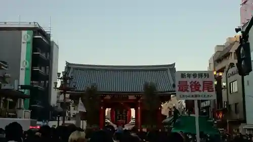 浅草寺の山門