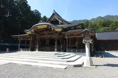 彌彦神社の本殿・本堂