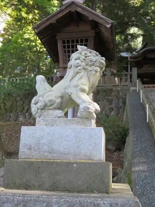 手長神社の狛犬