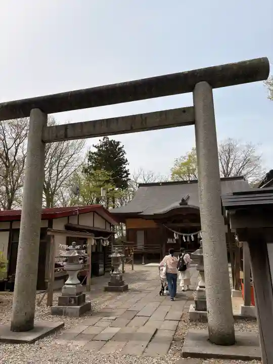 八幡秋田神社の{uncategorized: "未分類", other: "その他", undefined: "問題あり", building: "その他建物", grave: "お墓", sacred_gate: "鳥居", guardian: "狛犬", statue: "像", buddha: "仏像", history: "歴史", nature: "自然", garden: "庭園", animal: "動物", pagoda: "塔", temizu: "手水舎", mountain_gate: "山門・神門", sanctuary: "本殿・本堂", subordinate: "末社・摂社", art: "芸術", scenery: "景色", jizo: "地蔵", ema: "絵馬", goshuin: "御朱印", omikuji: "おみくじ", items: "授与品その他", amulet: "お守り", goshuincho: "御朱印帳", eats: "食事", festival: "お祭り", votive_dance: "神楽", shichigosan: "七五三参", wedding: "結婚式", experience: "体験その他", initially: "初詣", around: "周辺", anti_infection: "感染症対策"}