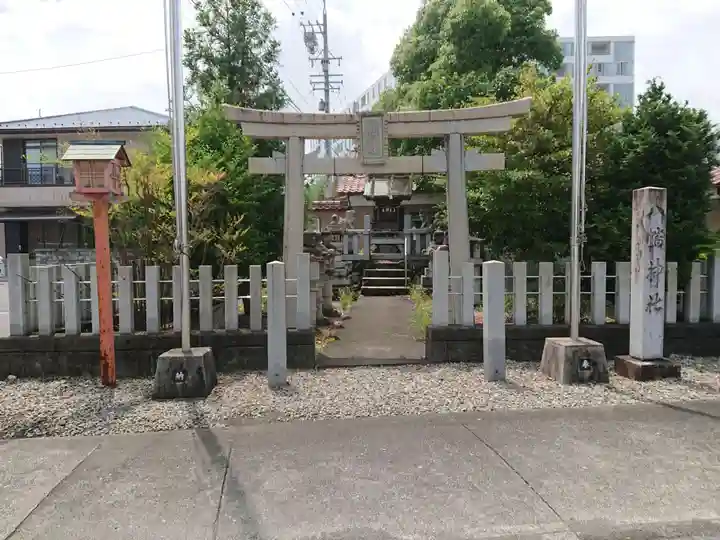 八幡神社の本殿・本堂