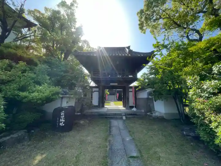 速念寺の山門・神門
