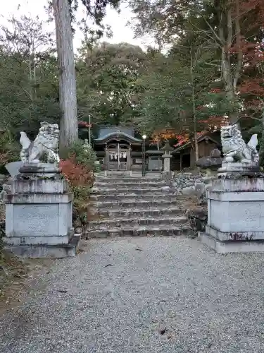小椋神社の{uncategorized: "未分類", other: "その他", undefined: "問題あり", building: "その他建物", grave: "お墓", sacred_gate: "鳥居", guardian: "狛犬", statue: "像", buddha: "仏像", history: "歴史", nature: "自然", garden: "庭園", animal: "動物", pagoda: "塔", temizu: "手水舎", mountain_gate: "山門・神門", sanctuary: "本殿・本堂", subordinate: "末社・摂社", art: "芸術", scenery: "景色", jizo: "地蔵", ema: "絵馬", goshuin: "御朱印", omikuji: "おみくじ", items: "授与品その他", amulet: "お守り", goshuincho: "御朱印帳", eats: "食事", festival: "お祭り", votive_dance: "神楽", shichigosan: "七五三参", wedding: "結婚式", experience: "体験その他", initially: "初詣", around: "周辺", anti_infection: "感染症対策"}