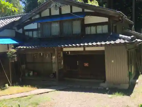 新羅神社の建物その他