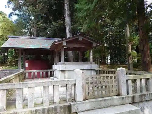 彌彦神社の建物その他