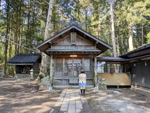 石曽根諏訪神社の本殿・本堂