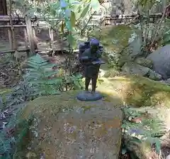 五所駒瀧神社の像