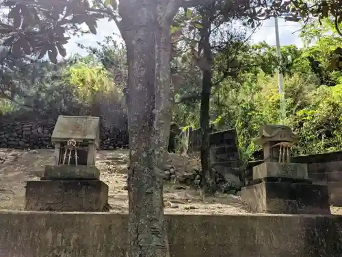 荒多神社の末社