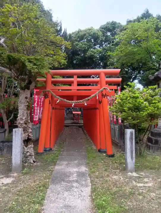 宇夫須奈神社(木曽川町)の{uncategorized: "未分類", other: "その他", undefined: "問題あり", building: "その他建物", grave: "お墓", sacred_gate: "鳥居", guardian: "狛犬", statue: "像", buddha: "仏像", history: "歴史", nature: "自然", garden: "庭園", animal: "動物", pagoda: "塔", temizu: "手水舎", mountain_gate: "山門・神門", sanctuary: "本殿・本堂", subordinate: "末社・摂社", art: "芸術", scenery: "景色", jizo: "地蔵", ema: "絵馬", goshuin: "御朱印", omikuji: "おみくじ", items: "授与品その他", amulet: "お守り", goshuincho: "御朱印帳", eats: "食事", festival: "お祭り", votive_dance: "神楽", shichigosan: "七五三参", wedding: "結婚式", experience: "体験その他", initially: "初詣", around: "周辺", anti_infection: "感染症対策"}