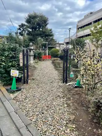 靍護稲荷神社の{uncategorized: "未分類", other: "その他", undefined: "問題あり", building: "その他建物", grave: "お墓", sacred_gate: "鳥居", guardian: "狛犬", statue: "像", buddha: "仏像", history: "歴史", nature: "自然", garden: "庭園", animal: "動物", pagoda: "塔", temizu: "手水舎", mountain_gate: "山門・神門", sanctuary: "本殿・本堂", subordinate: "末社・摂社", art: "芸術", scenery: "景色", jizo: "地蔵", ema: "絵馬", goshuin: "御朱印", omikuji: "おみくじ", items: "授与品その他", amulet: "お守り", goshuincho: "御朱印帳", eats: "食事", festival: "お祭り", votive_dance: "神楽", shichigosan: "七五三参", wedding: "結婚式", experience: "体験その他", initially: "初詣", around: "周辺", anti_infection: "感染症対策"}
