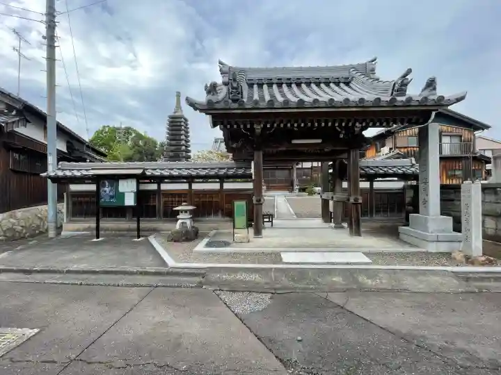 海蔵寺の{uncategorized: "未分類", other: "その他", undefined: "問題あり", building: "その他建物", grave: "お墓", sacred_gate: "鳥居", guardian: "狛犬", statue: "像", buddha: "仏像", history: "歴史", nature: "自然", garden: "庭園", animal: "動物", pagoda: "塔", temizu: "手水舎", mountain_gate: "山門・神門", sanctuary: "本殿・本堂", subordinate: "末社・摂社", art: "芸術", scenery: "景色", jizo: "地蔵", ema: "絵馬", goshuin: "御朱印", omikuji: "おみくじ", items: "授与品その他", amulet: "お守り", goshuincho: "御朱印帳", eats: "食事", festival: "お祭り", votive_dance: "神楽", shichigosan: "七五三参", wedding: "結婚式", experience: "体験その他", initially: "初詣", around: "周辺", anti_infection: "感染症対策"}