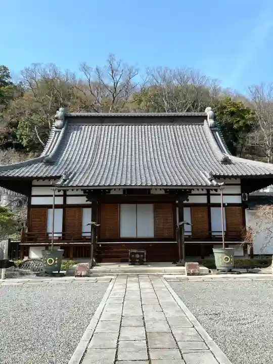 法玄寺の{uncategorized: "未分類", other: "その他", undefined: "問題あり", building: "その他建物", grave: "お墓", sacred_gate: "鳥居", guardian: "狛犬", statue: "像", buddha: "仏像", history: "歴史", nature: "自然", garden: "庭園", animal: "動物", pagoda: "塔", temizu: "手水舎", mountain_gate: "山門・神門", sanctuary: "本殿・本堂", subordinate: "末社・摂社", art: "芸術", scenery: "景色", jizo: "地蔵", ema: "絵馬", goshuin: "御朱印", omikuji: "おみくじ", items: "授与品その他", amulet: "お守り", goshuincho: "御朱印帳", eats: "食事", festival: "お祭り", votive_dance: "神楽", shichigosan: "七五三参", wedding: "結婚式", experience: "体験その他", initially: "初詣", around: "周辺", anti_infection: "感染症対策"}