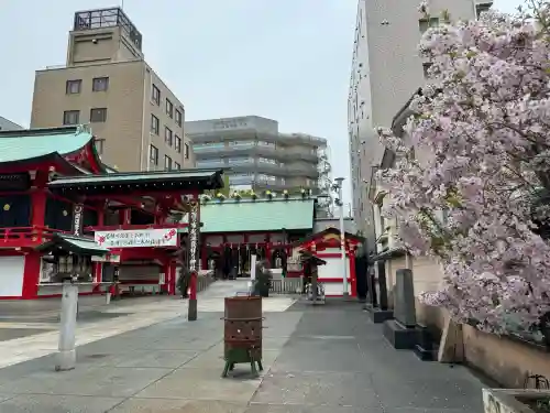 鷲神社の{uncategorized: "未分類", other: "その他", undefined: "問題あり", building: "その他建物", grave: "お墓", sacred_gate: "鳥居", guardian: "狛犬", statue: "像", buddha: "仏像", history: "歴史", nature: "自然", garden: "庭園", animal: "動物", pagoda: "塔", temizu: "手水舎", mountain_gate: "山門・神門", sanctuary: "本殿・本堂", subordinate: "末社・摂社", art: "芸術", scenery: "景色", jizo: "地蔵", ema: "絵馬", goshuin: "御朱印", omikuji: "おみくじ", items: "授与品その他", amulet: "お守り", goshuincho: "御朱印帳", eats: "食事", festival: "お祭り", votive_dance: "神楽", shichigosan: "七五三参", wedding: "結婚式", experience: "体験その他", initially: "初詣", around: "周辺", anti_infection: "感染症対策"}