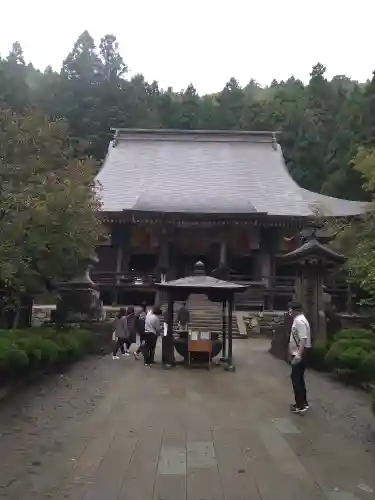 宝珠山 立石寺の本殿