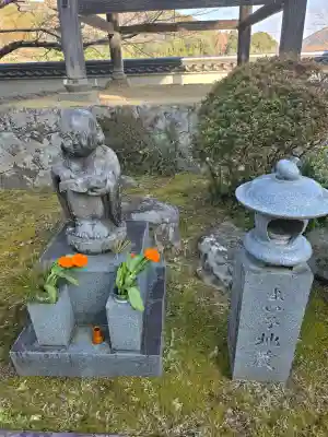 東光寺の{uncategorized: "未分類", other: "その他", undefined: "問題あり", building: "その他建物", grave: "お墓", sacred_gate: "鳥居", guardian: "狛犬", statue: "像", buddha: "仏像", history: "歴史", nature: "自然", garden: "庭園", animal: "動物", pagoda: "塔", temizu: "手水舎", mountain_gate: "山門・神門", sanctuary: "本殿・本堂", subordinate: "末社・摂社", art: "芸術", scenery: "景色", jizo: "地蔵", ema: "絵馬", goshuin: "御朱印", omikuji: "おみくじ", items: "授与品その他", amulet: "お守り", goshuincho: "御朱印帳", eats: "食事", festival: "お祭り", votive_dance: "神楽", shichigosan: "七五三参", wedding: "結婚式", experience: "体験その他", initially: "初詣", around: "周辺", anti_infection: "感染症対策"}