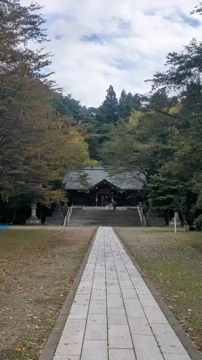 岩手護國神社の{uncategorized: "未分類", other: "その他", undefined: "問題あり", building: "その他建物", grave: "お墓", sacred_gate: "鳥居", guardian: "狛犬", statue: "像", buddha: "仏像", history: "歴史", nature: "自然", garden: "庭園", animal: "動物", pagoda: "塔", temizu: "手水舎", mountain_gate: "山門・神門", sanctuary: "本殿・本堂", subordinate: "末社・摂社", art: "芸術", scenery: "景色", jizo: "地蔵", ema: "絵馬", goshuin: "御朱印", omikuji: "おみくじ", items: "授与品その他", amulet: "お守り", goshuincho: "御朱印帳", eats: "食事", festival: "お祭り", votive_dance: "神楽", shichigosan: "七五三参", wedding: "結婚式", experience: "体験その他", initially: "初詣", around: "周辺", anti_infection: "感染症対策"}