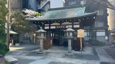 本能寺の{uncategorized: "未分類", other: "その他", undefined: "問題あり", building: "その他建物", grave: "お墓", sacred_gate: "鳥居", guardian: "狛犬", statue: "像", buddha: "仏像", history: "歴史", nature: "自然", garden: "庭園", animal: "動物", pagoda: "塔", temizu: "手水舎", mountain_gate: "山門・神門", sanctuary: "本殿・本堂", subordinate: "末社・摂社", art: "芸術", scenery: "景色", jizo: "地蔵", ema: "絵馬", goshuin: "御朱印", omikuji: "おみくじ", items: "授与品その他", amulet: "お守り", goshuincho: "御朱印帳", eats: "食事", festival: "お祭り", votive_dance: "神楽", shichigosan: "七五三参", wedding: "結婚式", experience: "体験その他", initially: "初詣", around: "周辺", anti_infection: "感染症対策"}
