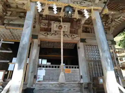 浦佐白山神社の{uncategorized: "未分類", other: "その他", undefined: "問題あり", building: "その他建物", grave: "お墓", sacred_gate: "鳥居", guardian: "狛犬", statue: "像", buddha: "仏像", history: "歴史", nature: "自然", garden: "庭園", animal: "動物", pagoda: "塔", temizu: "手水舎", mountain_gate: "山門・神門", sanctuary: "本殿・本堂", subordinate: "末社・摂社", art: "芸術", scenery: "景色", jizo: "地蔵", ema: "絵馬", goshuin: "御朱印", omikuji: "おみくじ", items: "授与品その他", amulet: "お守り", goshuincho: "御朱印帳", eats: "食事", festival: "お祭り", votive_dance: "神楽", shichigosan: "七五三参", wedding: "結婚式", experience: "体験その他", initially: "初詣", around: "周辺", anti_infection: "感染症対策"}