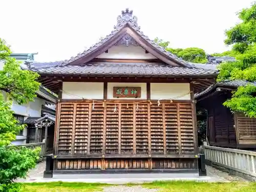 本刈谷神社の山門