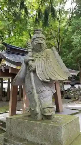 竜華院(釈葉山 龍華院弥勒護国禅寺)の像