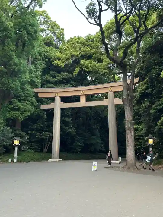 明治神宮の{uncategorized: "未分類", other: "その他", undefined: "問題あり", building: "その他建物", grave: "お墓", sacred_gate: "鳥居", guardian: "狛犬", statue: "像", buddha: "仏像", history: "歴史", nature: "自然", garden: "庭園", animal: "動物", pagoda: "塔", temizu: "手水舎", mountain_gate: "山門・神門", sanctuary: "本殿・本堂", subordinate: "末社・摂社", art: "芸術", scenery: "景色", jizo: "地蔵", ema: "絵馬", goshuin: "御朱印", omikuji: "おみくじ", items: "授与品その他", amulet: "お守り", goshuincho: "御朱印帳", eats: "食事", festival: "お祭り", votive_dance: "神楽", shichigosan: "七五三参", wedding: "結婚式", experience: "体験その他", initially: "初詣", around: "周辺", anti_infection: "感染症対策"}