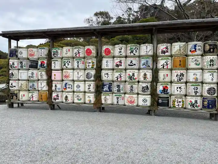 伊勢神宮内宮(皇大神宮)の{uncategorized: "未分類", other: "その他", undefined: "問題あり", building: "その他建物", grave: "お墓", sacred_gate: "鳥居", guardian: "狛犬", statue: "像", buddha: "仏像", history: "歴史", nature: "自然", garden: "庭園", animal: "動物", pagoda: "塔", temizu: "手水舎", mountain_gate: "山門・神門", sanctuary: "本殿・本堂", subordinate: "末社・摂社", art: "芸術", scenery: "景色", jizo: "地蔵", ema: "絵馬", goshuin: "御朱印", omikuji: "おみくじ", items: "授与品その他", amulet: "お守り", goshuincho: "御朱印帳", eats: "食事", festival: "お祭り", votive_dance: "神楽", shichigosan: "七五三参", wedding: "結婚式", experience: "体験その他", initially: "初詣", around: "周辺", anti_infection: "感染症対策"}