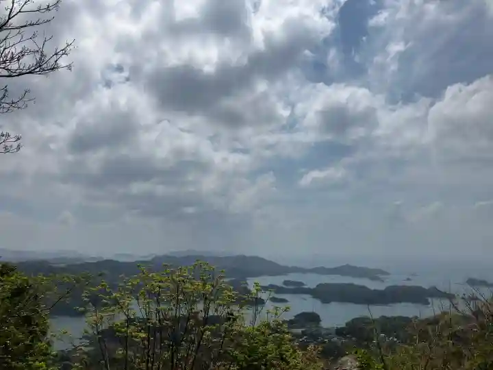 軻遇突智神社の{uncategorized: "未分類", other: "その他", undefined: "問題あり", building: "その他建物", grave: "お墓", sacred_gate: "鳥居", guardian: "狛犬", statue: "像", buddha: "仏像", history: "歴史", nature: "自然", garden: "庭園", animal: "動物", pagoda: "塔", temizu: "手水舎", mountain_gate: "山門・神門", sanctuary: "本殿・本堂", subordinate: "末社・摂社", art: "芸術", scenery: "景色", jizo: "地蔵", ema: "絵馬", goshuin: "御朱印", omikuji: "おみくじ", items: "授与品その他", amulet: "お守り", goshuincho: "御朱印帳", eats: "食事", festival: "お祭り", votive_dance: "神楽", shichigosan: "七五三参", wedding: "結婚式", experience: "体験その他", initially: "初詣", around: "周辺", anti_infection: "感染症対策"}