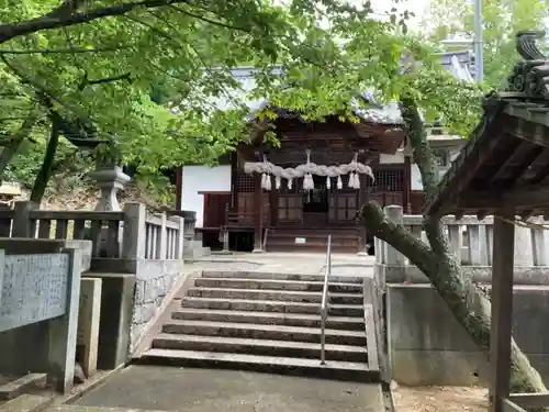 諸山積神社の本殿