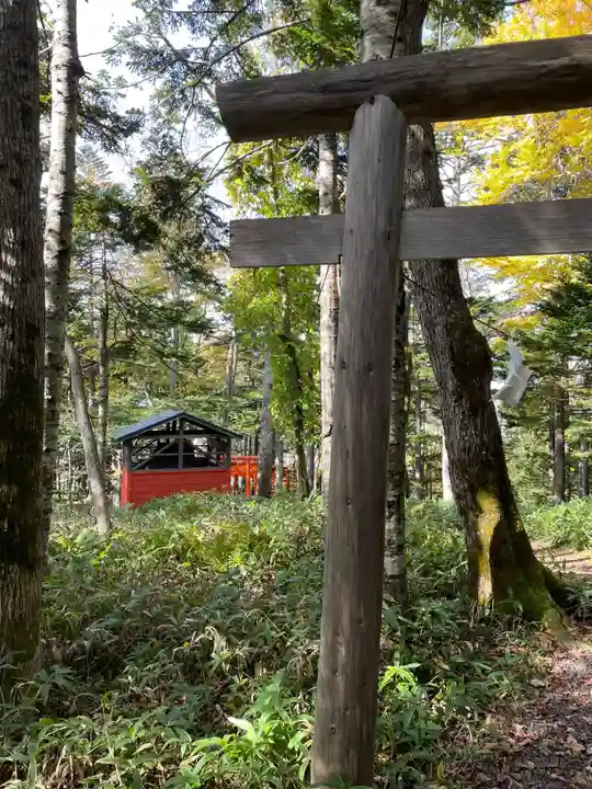 阿寒岳神社奥之院(北海道)