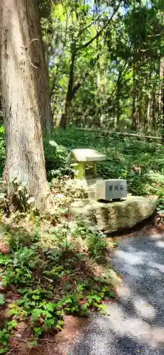 釣石神社の末社