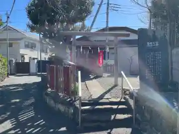 宇都宮稲荷神社(宇都宮辻幕府旧跡)の{uncategorized: "未分類", other: "その他", undefined: "問題あり", building: "その他建物", grave: "お墓", sacred_gate: "鳥居", guardian: "狛犬", statue: "像", buddha: "仏像", history: "歴史", nature: "自然", garden: "庭園", animal: "動物", pagoda: "塔", temizu: "手水舎", mountain_gate: "山門・神門", sanctuary: "本殿・本堂", subordinate: "末社・摂社", art: "芸術", scenery: "景色", jizo: "地蔵", ema: "絵馬", goshuin: "御朱印", omikuji: "おみくじ", items: "授与品その他", amulet: "お守り", goshuincho: "御朱印帳", eats: "食事", festival: "お祭り", votive_dance: "神楽", shichigosan: "七五三参", wedding: "結婚式", experience: "体験その他", initially: "初詣", around: "周辺", anti_infection: "感染症対策"}