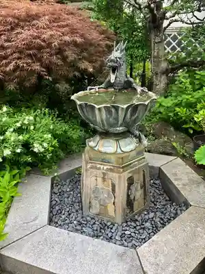 成就院の手水舎