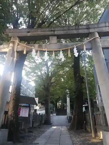 中目黒八幡神社の鳥居