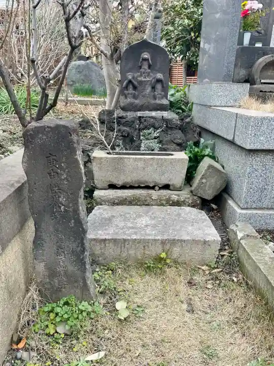 圓珠寺の{uncategorized: "未分類", other: "その他", undefined: "問題あり", building: "その他建物", grave: "お墓", sacred_gate: "鳥居", guardian: "狛犬", statue: "像", buddha: "仏像", history: "歴史", nature: "自然", garden: "庭園", animal: "動物", pagoda: "塔", temizu: "手水舎", mountain_gate: "山門・神門", sanctuary: "本殿・本堂", subordinate: "末社・摂社", art: "芸術", scenery: "景色", jizo: "地蔵", ema: "絵馬", goshuin: "御朱印", omikuji: "おみくじ", items: "授与品その他", amulet: "お守り", goshuincho: "御朱印帳", eats: "食事", festival: "お祭り", votive_dance: "神楽", shichigosan: "七五三参", wedding: "結婚式", experience: "体験その他", initially: "初詣", around: "周辺", anti_infection: "感染症対策"}