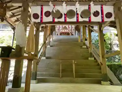 丹生川上神社(中社)の{uncategorized: "未分類", other: "その他", undefined: "問題あり", building: "その他建物", grave: "お墓", sacred_gate: "鳥居", guardian: "狛犬", statue: "像", buddha: "仏像", history: "歴史", nature: "自然", garden: "庭園", animal: "動物", pagoda: "塔", temizu: "手水舎", mountain_gate: "山門・神門", sanctuary: "本殿・本堂", subordinate: "末社・摂社", art: "芸術", scenery: "景色", jizo: "地蔵", ema: "絵馬", goshuin: "御朱印", omikuji: "おみくじ", items: "授与品その他", amulet: "お守り", goshuincho: "御朱印帳", eats: "食事", festival: "お祭り", votive_dance: "神楽", shichigosan: "七五三参", wedding: "結婚式", experience: "体験その他", initially: "初詣", around: "周辺", anti_infection: "感染症対策"}