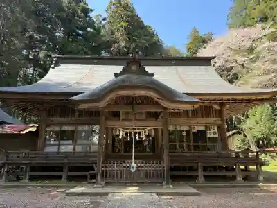 都々古別神社(馬場)の{uncategorized: "未分類", other: "その他", undefined: "問題あり", building: "その他建物", grave: "お墓", sacred_gate: "鳥居", guardian: "狛犬", statue: "像", buddha: "仏像", history: "歴史", nature: "自然", garden: "庭園", animal: "動物", pagoda: "塔", temizu: "手水舎", mountain_gate: "山門・神門", sanctuary: "本殿・本堂", subordinate: "末社・摂社", art: "芸術", scenery: "景色", jizo: "地蔵", ema: "絵馬", goshuin: "御朱印", omikuji: "おみくじ", items: "授与品その他", amulet: "お守り", goshuincho: "御朱印帳", eats: "食事", festival: "お祭り", votive_dance: "神楽", shichigosan: "七五三参", wedding: "結婚式", experience: "体験その他", initially: "初詣", around: "周辺", anti_infection: "感染症対策"}