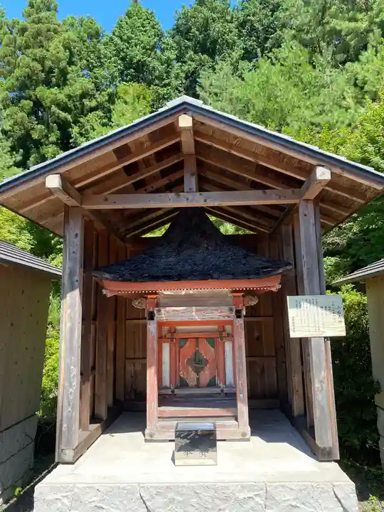 出世稲荷神社の本殿・本堂