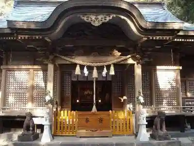 行縢神社の本殿