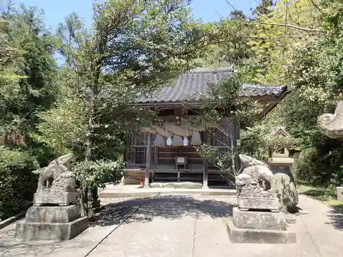 八大荒神社の本殿